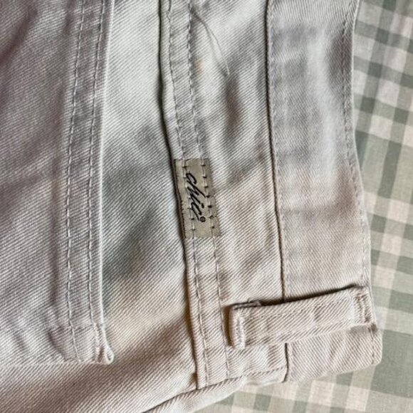 Chic khaki beige women short size 12 NWT - Picture 3 of 6